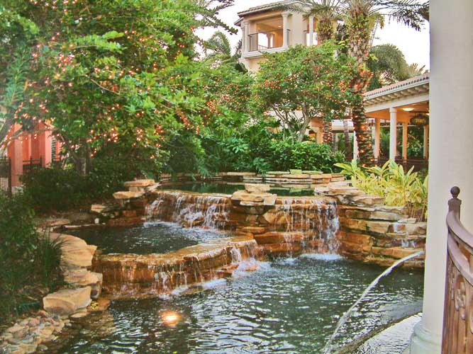 Promenade water feature between shops - Naples, Florida